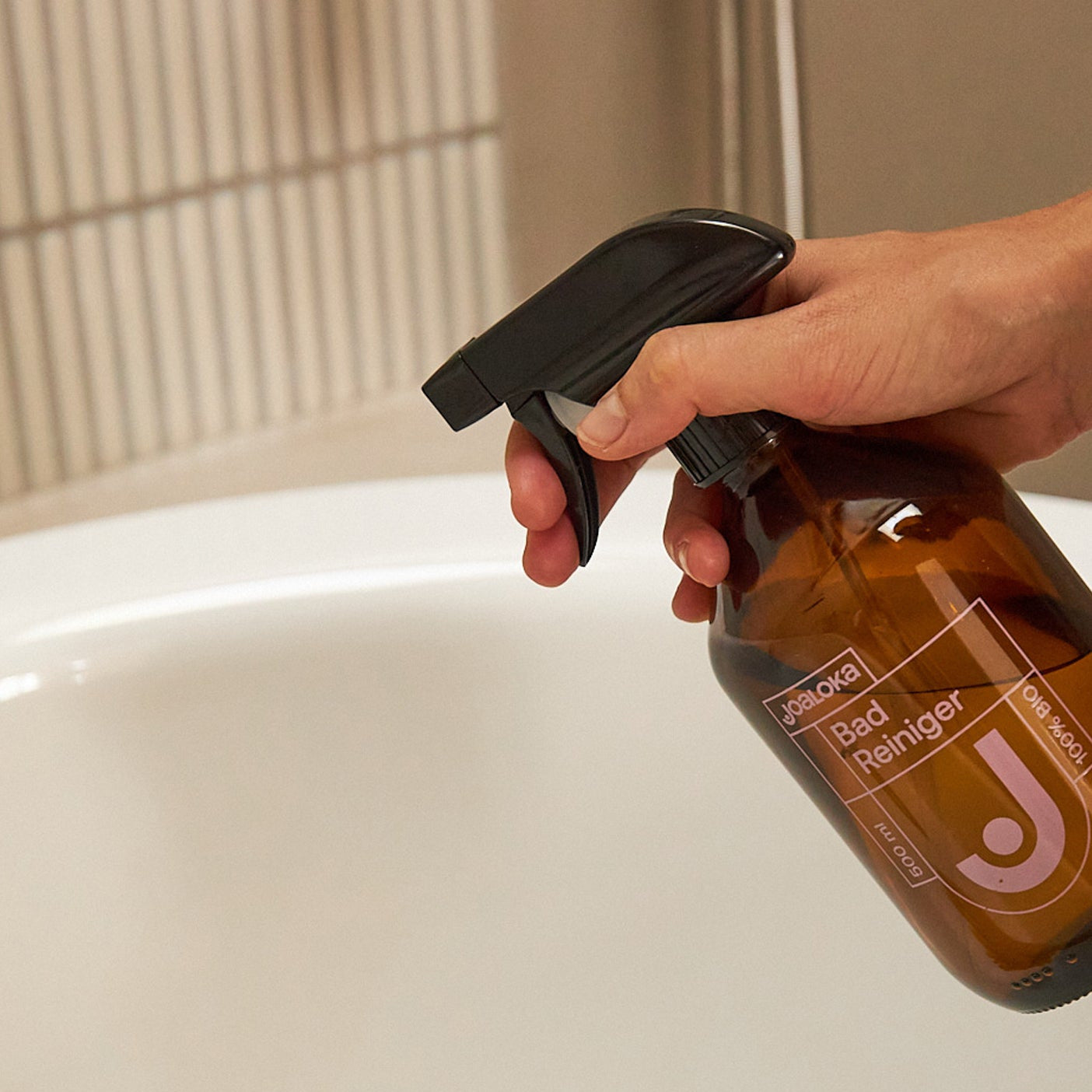 Badreiniger - stylische Braunglas-Mehrwegflasche für 500 ml - entspricht 1 Tab